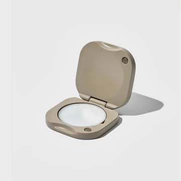 Få 10 % rabatt på parfym hos Joi Living