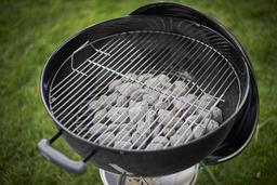 Weber Original 57cm Kettle Premium BBQ Grill