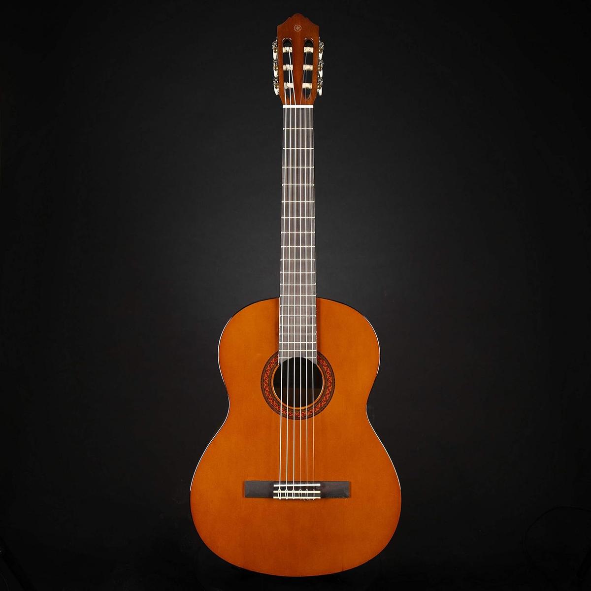 Yamaha C40II - Klassisk gitarr med nylonsträngar