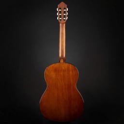 Yamaha C40II - Klassisk gitarr med nylonsträngar