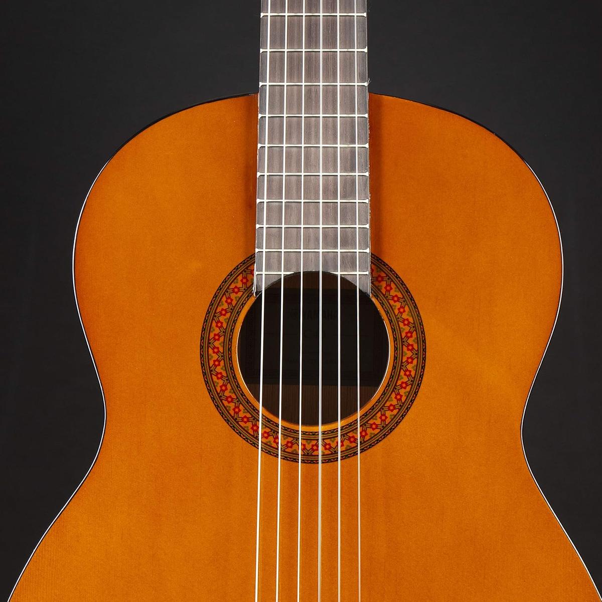 Yamaha C40II - Klassisk gitarr med nylonsträngar