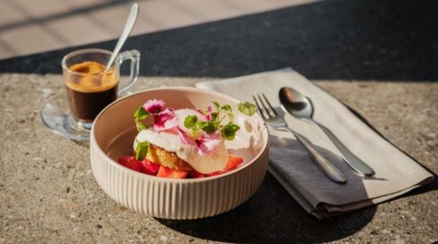 3-rätters middag med övernattning och frukost för två - från 1990kr