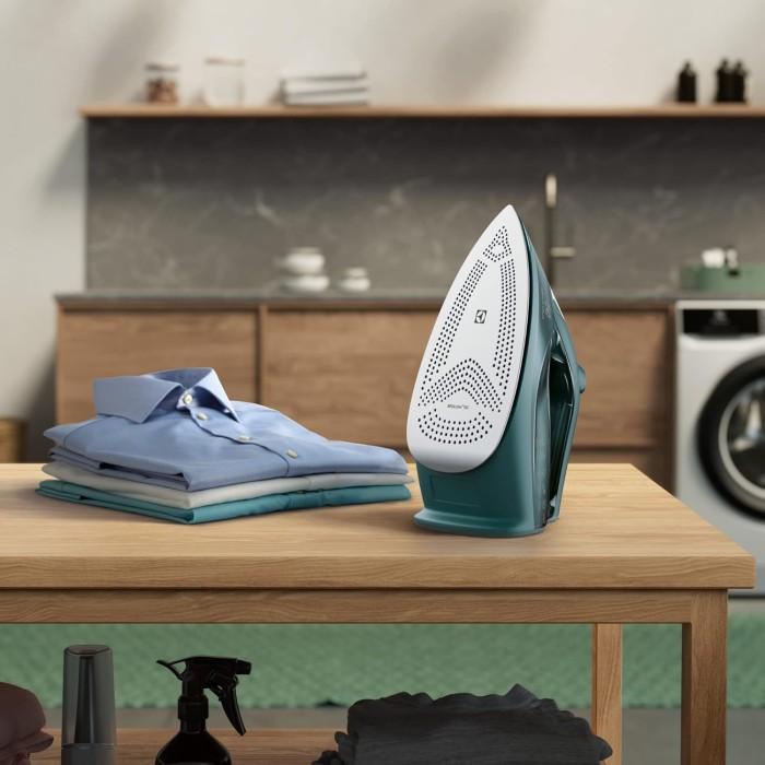 Electrolux Refine 600 Ångstrykjärn 2600W Pine Green
