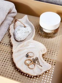 Elegant Beige TORTUNA Tray, 10x25cm Shell-Shaped