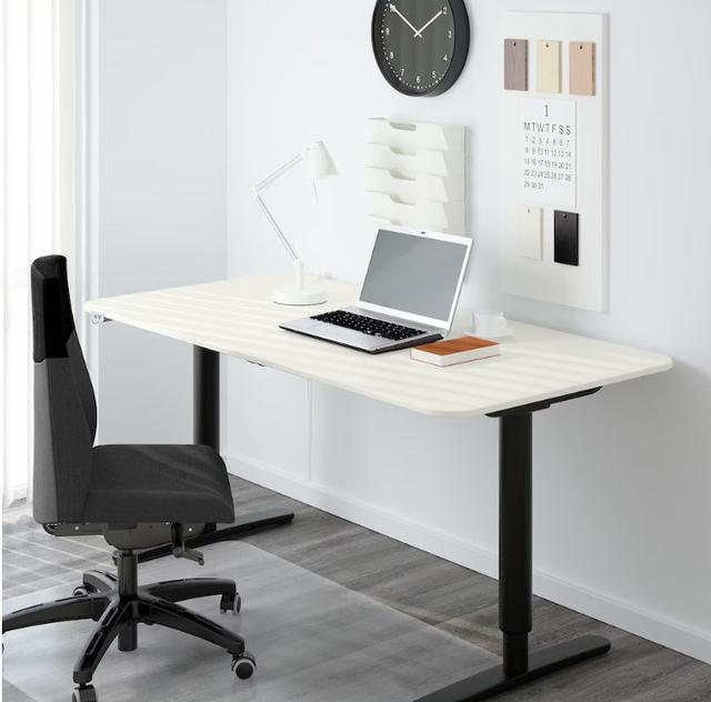 Upp till 50% rabatt på BEKANT skrivbord från IKEA