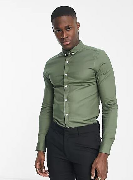 New Look - Khakifärgad oxfordskjorta i muscle fit-modell med lång ärm - ASOS