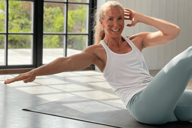 Gratis yoga och träning online fram till och med 2023-08-31.